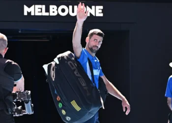 Abierto de Australia: Djokovic abandona tras perder un largo primer set ante Zverev
