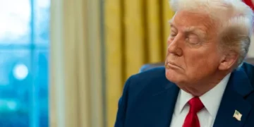 Donald Trump insiste en que aplicará aranceles de 25% a Canadá y México el sábado