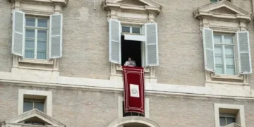 El papa anima a Trump a construir un país “sin odio o discriminación” y a promover la paz