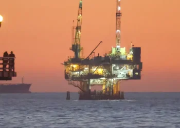 Biden prohíbe las perforaciones de petróleo y gas en las costas de Estados Unidos