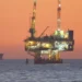 Biden prohíbe las perforaciones de petróleo y gas en las costas de Estados Unidos