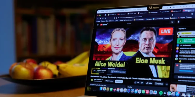 La candidata ultraderechista alemana charla con Elon Musk