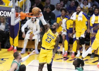 LeBron y Davis someten a Celtics; Jokic sin límites