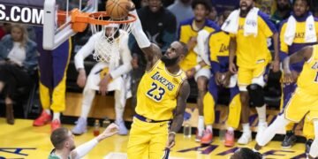 LeBron y Davis someten a Celtics; Jokic sin límites