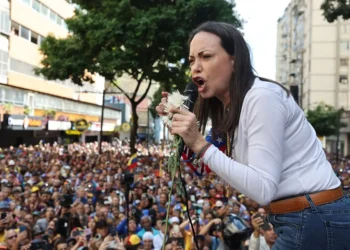 María Corina Machado es interceptada al término de la manifestación en Caracas, denuncia su partido