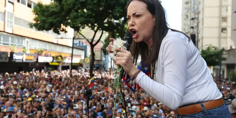 María Corina Machado es interceptada al término de la manifestación en Caracas, denuncia su partido