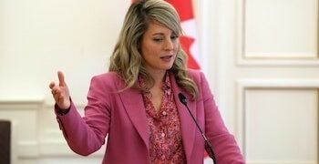 Canadá cortará venta energía a EU si Trump impone aranceles