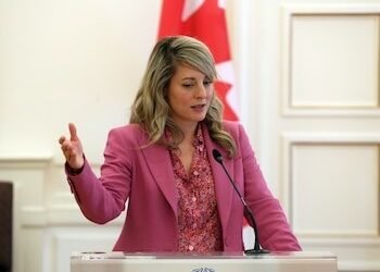 Canadá cortará venta energía a EU si Trump impone aranceles