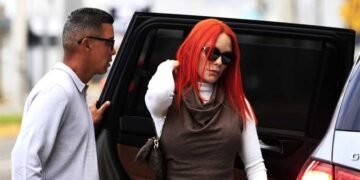 La esposa de Daddy Yankee denuncia que en las corporaciones se realizaron transacciones mayores a los 100 mil dólares sin su autorización