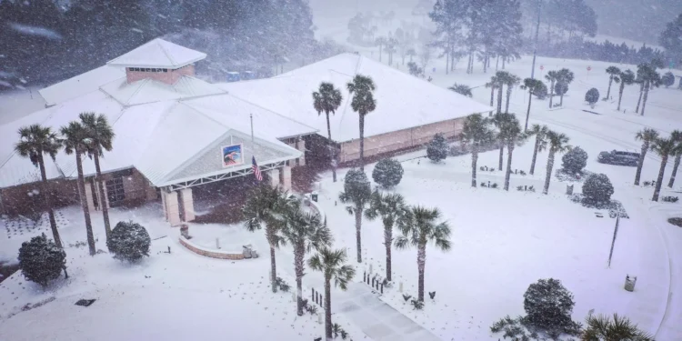 La nieve sorprende a Florida y Luisiana, y el frío intenso se apodera del noreste de EE. UU.