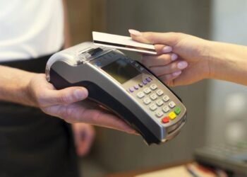 Más de $1 billón de pesos por consumo con tarjetas en RD