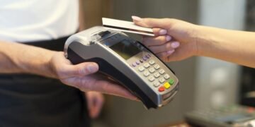 Más de $1 billón de pesos por consumo con tarjetas en RD