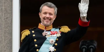 Por qué el rey de Dinamarca cambió el escudo de armas del país en medio de la polémica por la insistencia de Trump de comprar Groenlandia