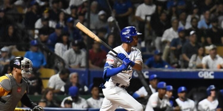 Los Tigres del Licey blanquean a las Águilas Cibaeñas; Leones del Escogido derrotan a las Estrellas Orientales