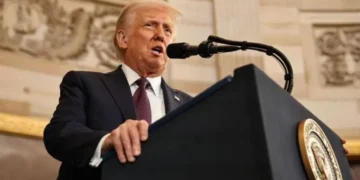 ¿Puede Trump eliminar el derecho a la ciudadanía por nacimiento como prometió?