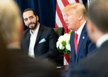 EE.UU. negocia con El Salvador la recepción de indocumentados de terceros países: CBS