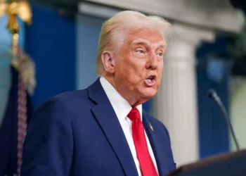 Trump culpa del accidente aéreo en Washington a Obama y Biden por su política de contratación de controladores