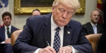 Trump indulta condenados por el asalto al Capitolio en el año 2020