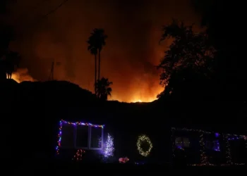 La cifra de muertos por los incendios en Los Ángeles aumenta a 16 personas