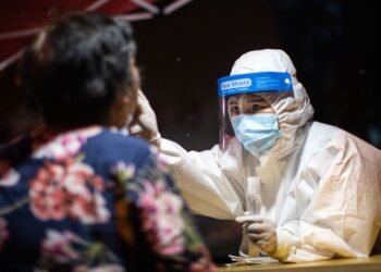 China dice que es «extremadamente improbable» que el covid-19 se fugara de un laboratorio