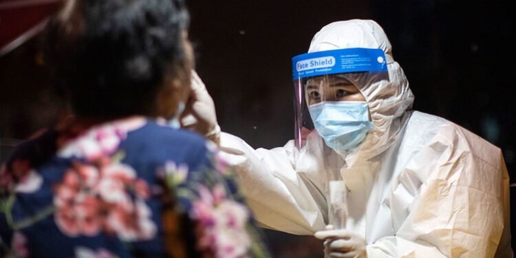 China dice que es «extremadamente improbable» que el covid-19 se fugara de un laboratorio