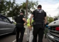 El 55 % de estadounidenses respalda las deportaciones masivas de Trump, según un sondeo