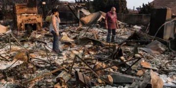 El dueño de los Clippers dona US$ 15 millones y un local para recaudar fondos para la recuperación de los incendios