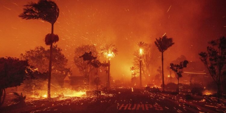 «Mucha gente quiere respuestas»: ¿Qué pudo haber provocado los incendios en California?