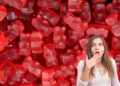 La FDA prohíbe colorante rojo en bebidas y dulces, vinculado a cáncer en animales