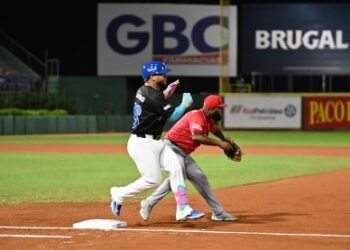 Los Tigres se impusieron 4 carreras por 3 al Escogido en un partido que se extendió a 14 entradas.