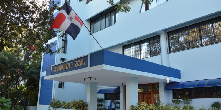 Superintendente de Seguros dice urge una “reforma radical» de la Ley 146-02, que rige el sector