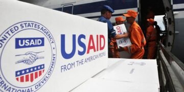 Crisis por congelación de asistencia y salida de personal en Agencia de ayuda de EEUU