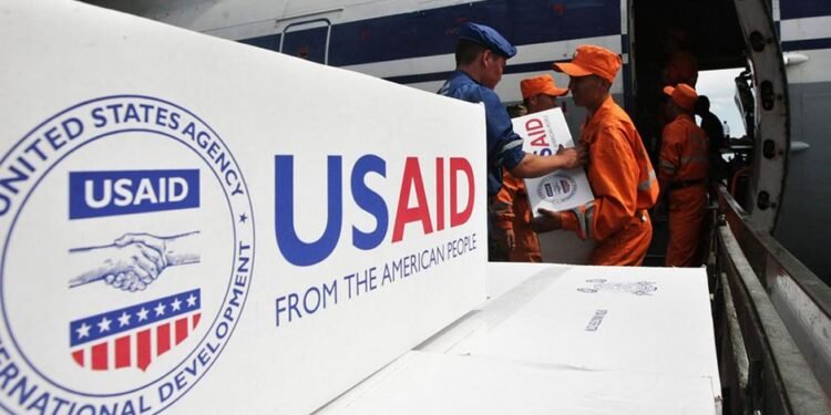Crisis por congelación de asistencia y salida de personal en Agencia de ayuda de EEUU