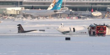 Canadá investiga causas del accidente de un avión que dejó al menos 18 heridos