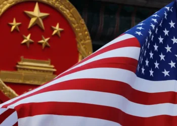 China promete «contramedidas» a aranceles estadounidenses