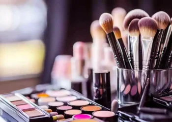 Estudio revelaría que las brochas de maquillaje estarían más sucias que el asiento de un inodoro