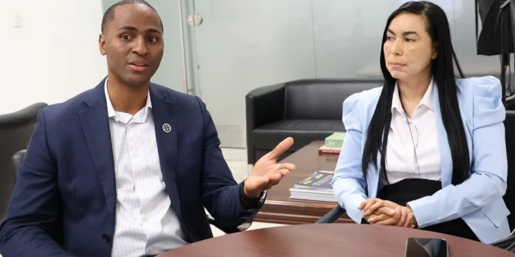 Abogados sugieren regular venta de proyectos de viviendas en planos