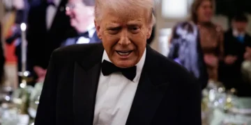 Trump anuncia la creación de una «tarjeta dorada» para atraer a los millonarios a EE.UU.