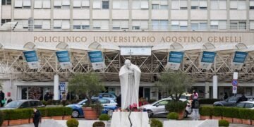 El papa Francisco sigue hospitalizado y no irá a misa del Jubileo de los Diáconos