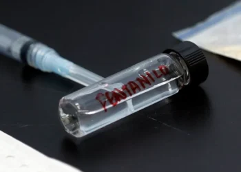 Embajada de China dice que «el problema del fentanilo es un problema de Estados Unidos»