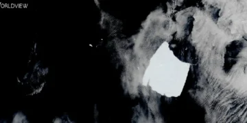 Colosal fragmento se desprende del mayor iceberg mundial