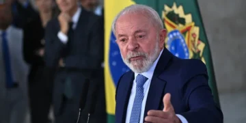 Lula reivindica su gestión y pide un cambio en su partido tras perder apoyo popular en Brasil