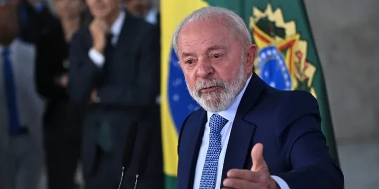 Lula reivindica su gestión y pide un cambio en su partido tras perder apoyo popular en Brasil