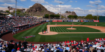 En los campos de entrenamiento, MLB probará sistema automatizado para retar bolas y strikes