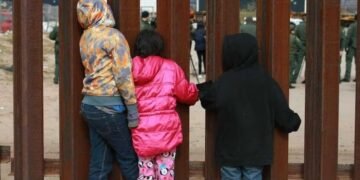 La administración de Trump intenta acceder a bases de datos de los menores inmigrantes