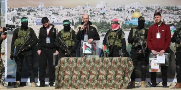 Hamás libera a tres rehenes israelíes en Gaza