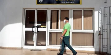 Cuba critica la «vuelta de tuerca» de EE.UU. que llevó a suspender las remesas a la isla