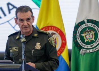 El director de la Policía colombiana dimite en medio de la crisis del Gobierno de Petro