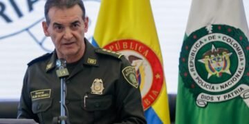 El director de la Policía colombiana dimite en medio de la crisis del Gobierno de Petro