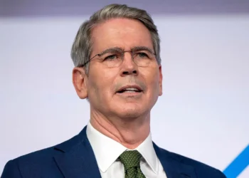 Secretario del Tesoro de EEUU presenta en Kiev una propuesta de acuerdo económico con EEUU